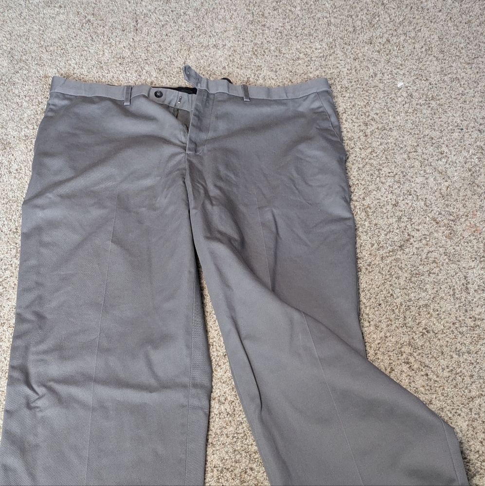 Croft Barrow 42*29 men's gray khakis